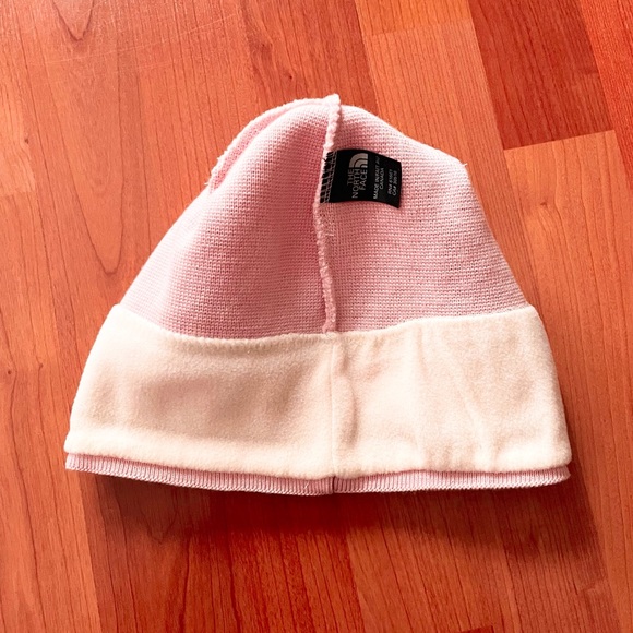 NWOT The North Face Pink Beanie - Picture 6 of 9